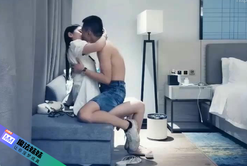 全国探花 - 約了個白衣苗條妹子TP啪啪，沙發舌吻互摸69口交抽插猛操，呻吟嬌喘非常誘人  第1张